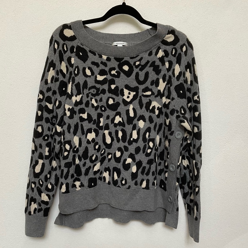 Stella & Dot Grey, Cream Leopard Print Button Side Long Sleeve Sweater Size L